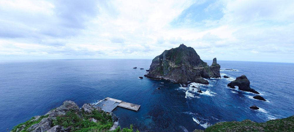 Corea del Sur controla de facto los islotes Dokdo, que Japón reclama bajo el nombre de Takeshima.