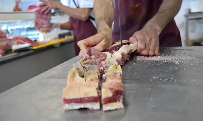 La carne, condicionada por los altos precios de exportación, trasladó el alza al mercado local.