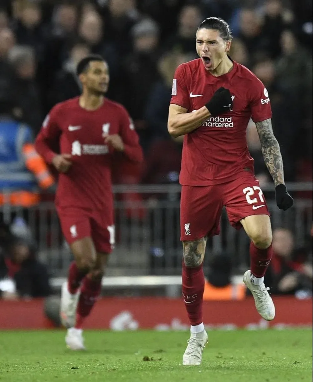 Núñez sigue anotando goles en Liverpool