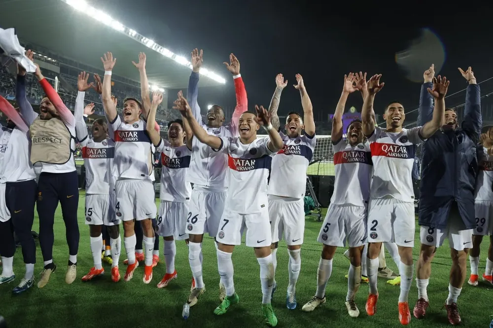 El festejo de Manuel Ugarte tras el triunfo de PSG ante Barcelona