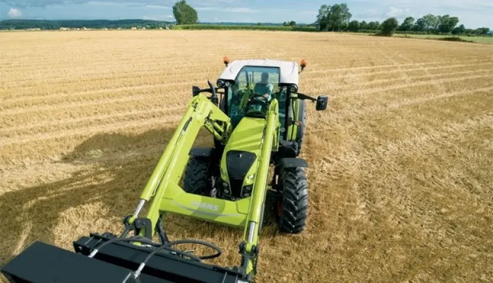Cabina panorámica del tractor Arion 400 de Claas