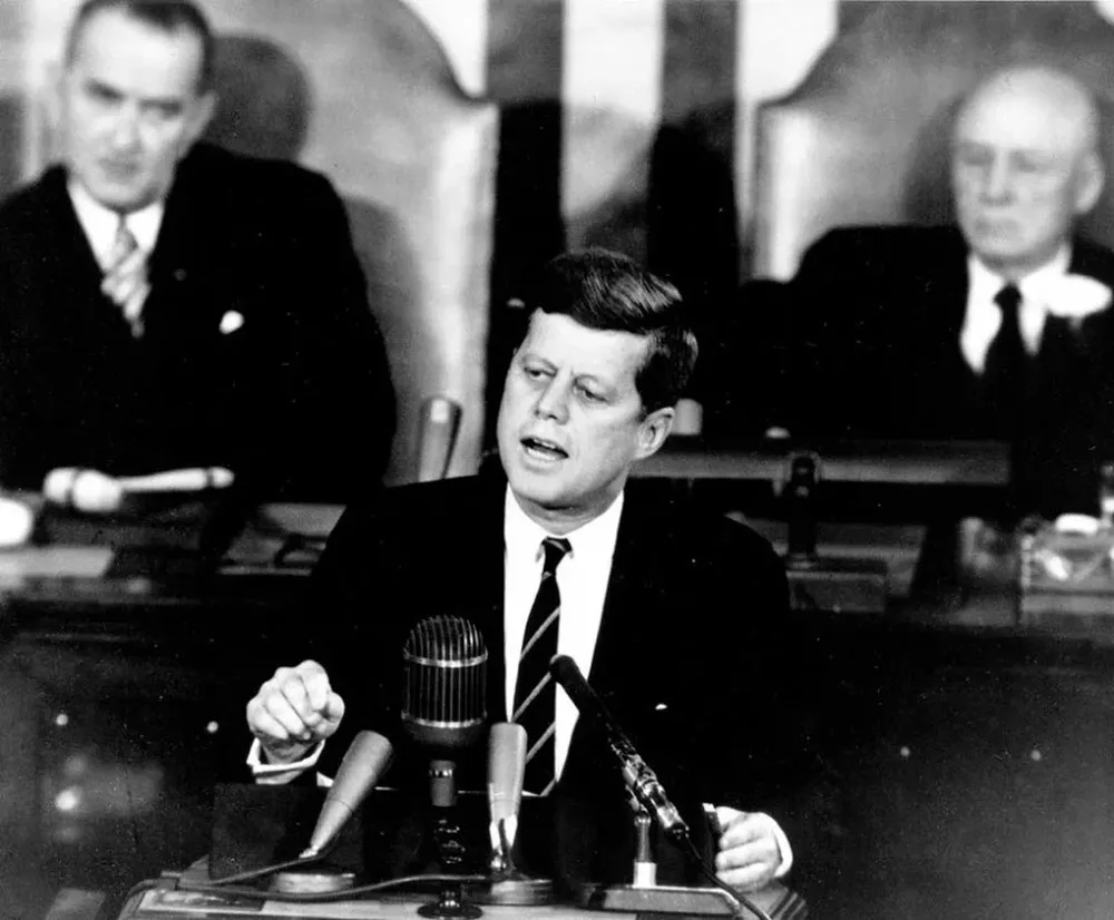 Subastaron la cama de Jhon Kennedy y de su hermano Joe por US$ 20 mil