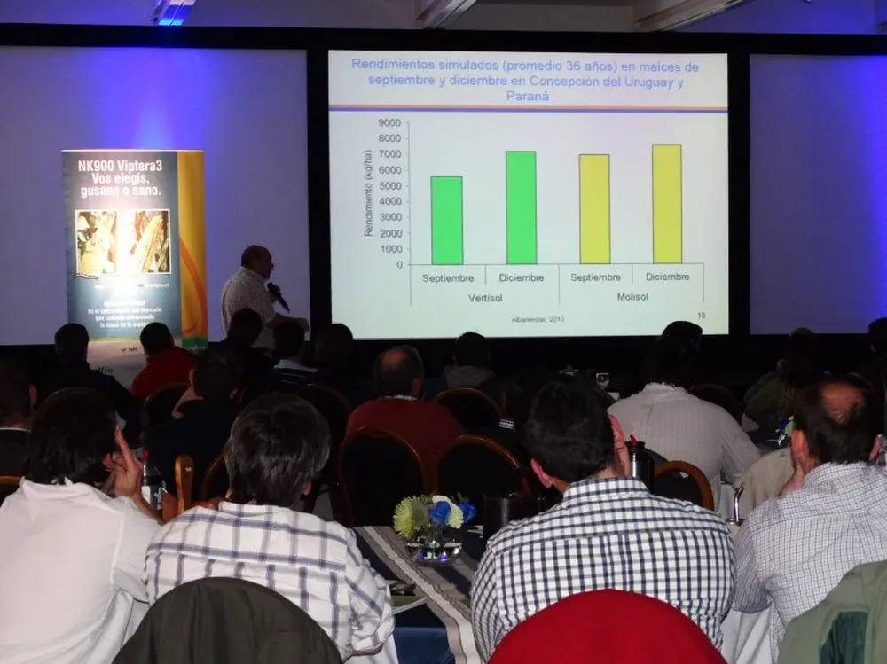 Octavio Caviglia expuso, entre otros temas, sobre los beneficios de la siembra tardía de maíz.