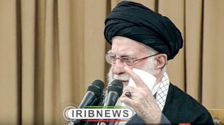 Jamenei acusó a los manifestantes de ser unos "vándalos".