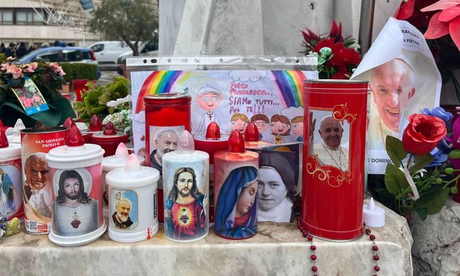 El Papa Francisco pasó una noche tranquila y continúa su recuperación