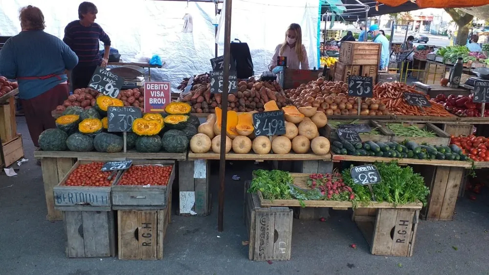 Vecinos buscan limitar el período de las ferias en el mismo lugar
