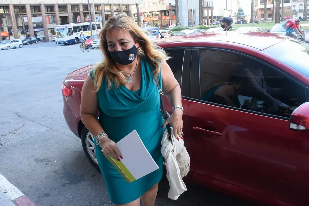 Irene Moreira compareció ante el Congreso de Intendentes el 25 de abril