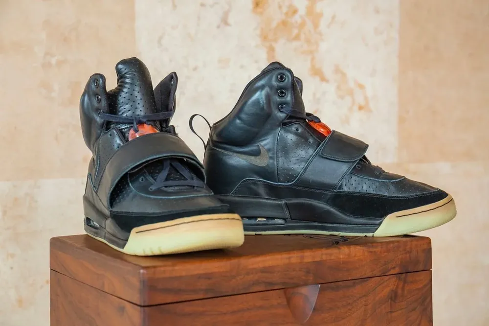 Las Nike Air Yeezy 1