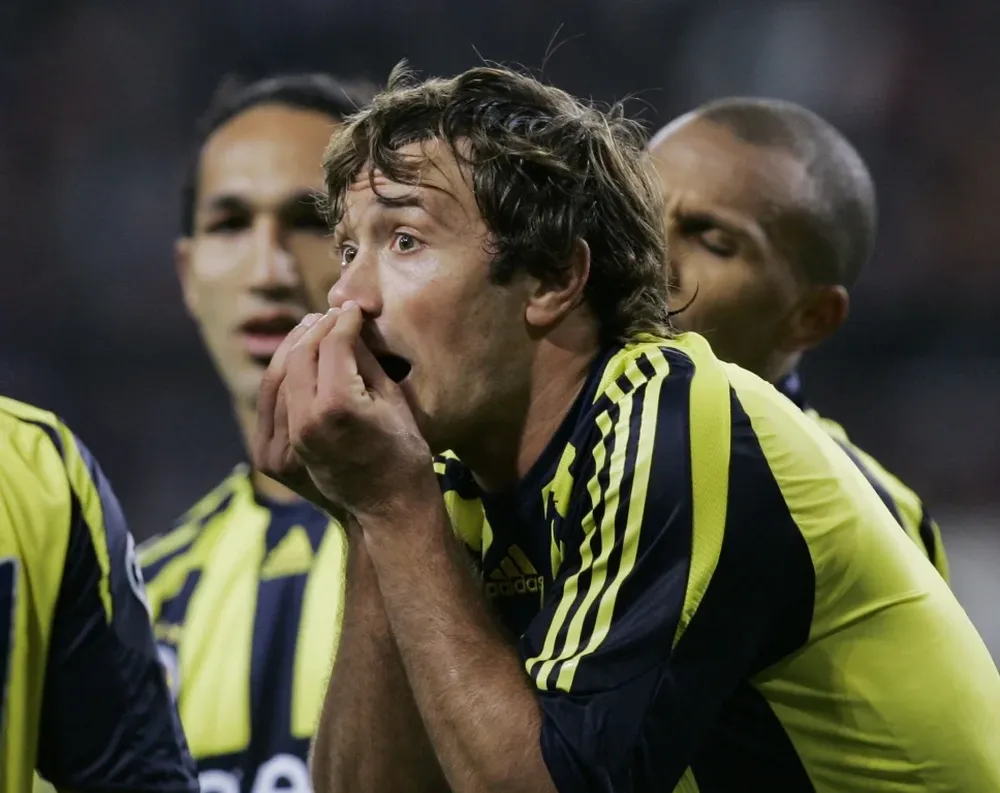 Lugano jugando para Fenerbahce