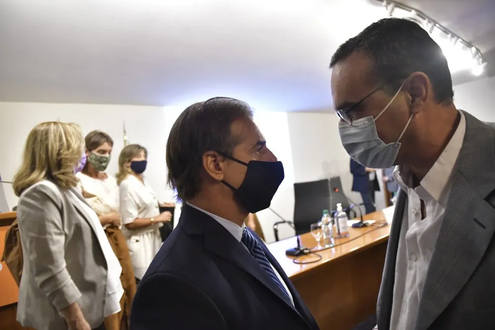 El presidente Luis Lacalle Pou y el hasta ahora ministro Pablo Bartol
