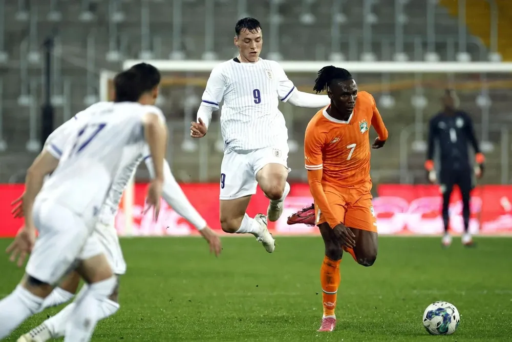 Viñas fue de lol mejor de Uruiguay ante Costa de Marfil