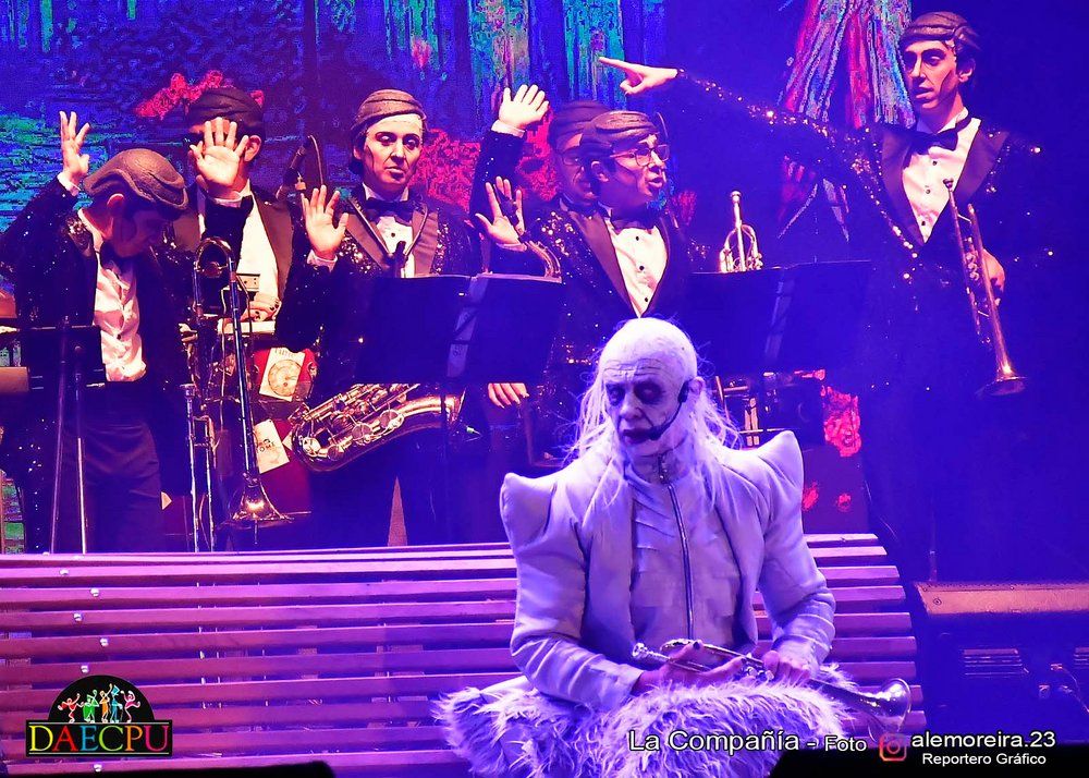 Liguilla del carnaval: revista La Compañía, la primera en actuar en la última noche del concurso, desde la hora 21.