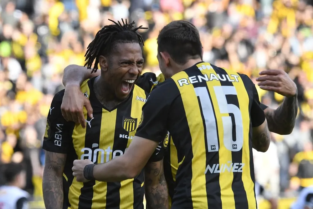 El goleador Aberl Hernández