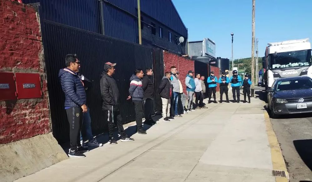 Los 12 detenidos afiliados a Camioneros