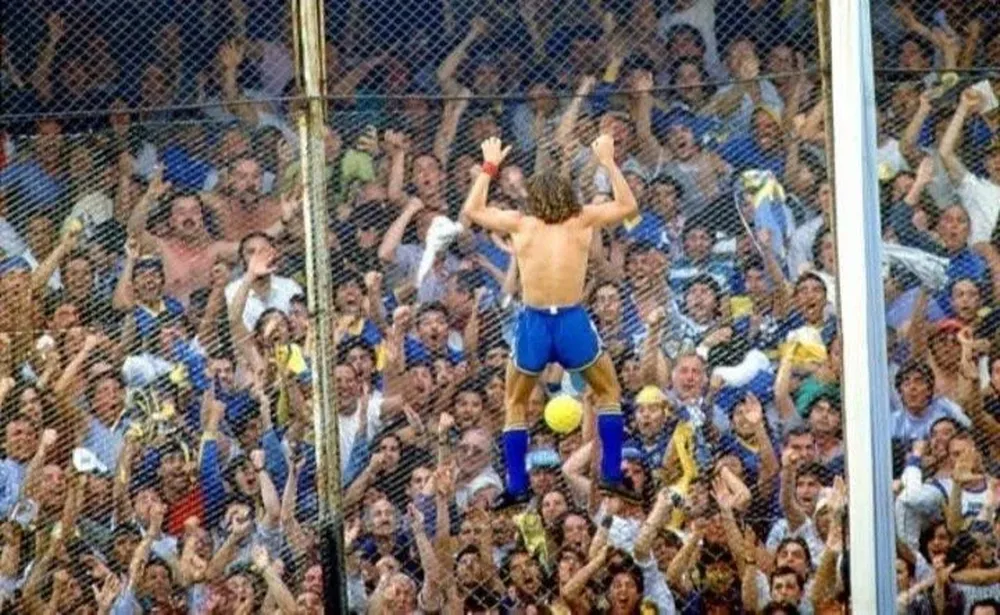 Manteca Martínez colgado del alamabrado