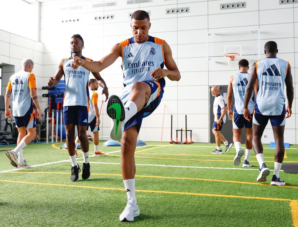 Primer entrenamiento para Mbappé.