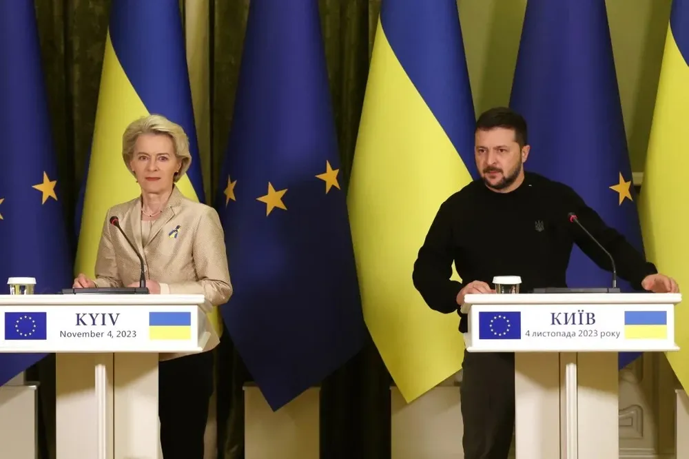 En una conferencia de prensa con Ursula van der Leyen el presidente Zelensky negó las versiones sobre supuestas conversaciones de paz