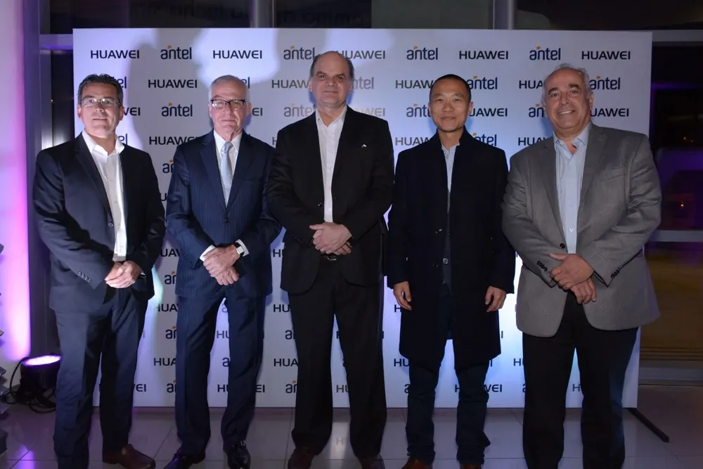 Jorge Suárez, Gustavo Delgado, Andrés Tolosa, Henry Zhang y Oscar Sagarzazu