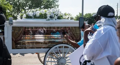 El ataúd de George Floyd fue transportado por un carruaje