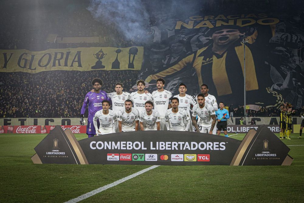 El homenaje a Fernando Morena en el Campeón del Siglo en la previa del partido Peñarol vs Corinthians