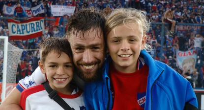 Sebastián Coates y el festejo familiar tras ganar la Liga AUF Uruguaya