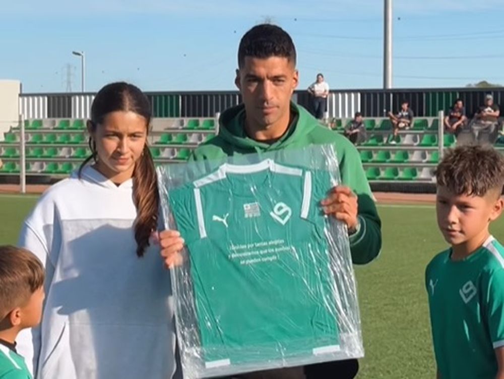 Luis Suárez y sus hijos en el Complejo LS