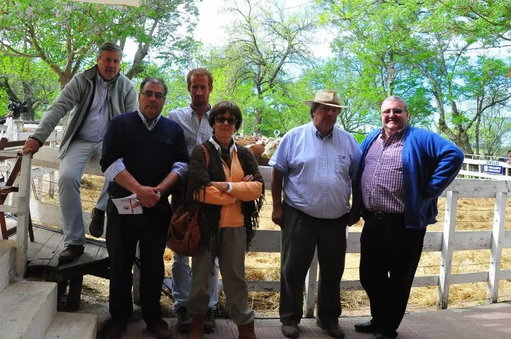 Integrantes de la cabaña, del escritorio y del banco en Santa Bernardina