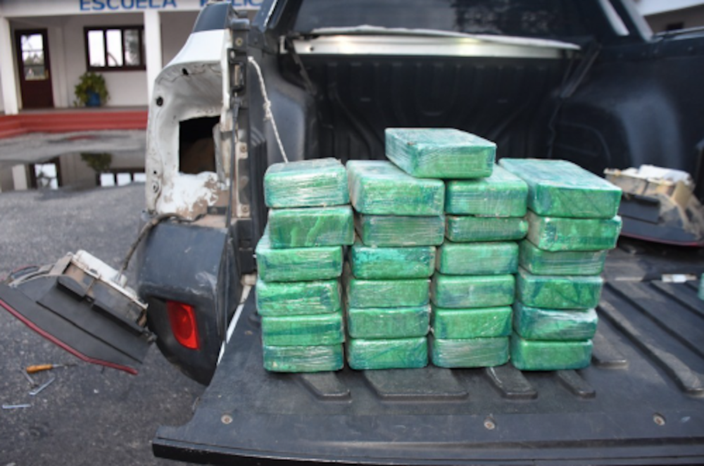 Incautación de casi 48 kilos de pasta base dentro de una camioneta