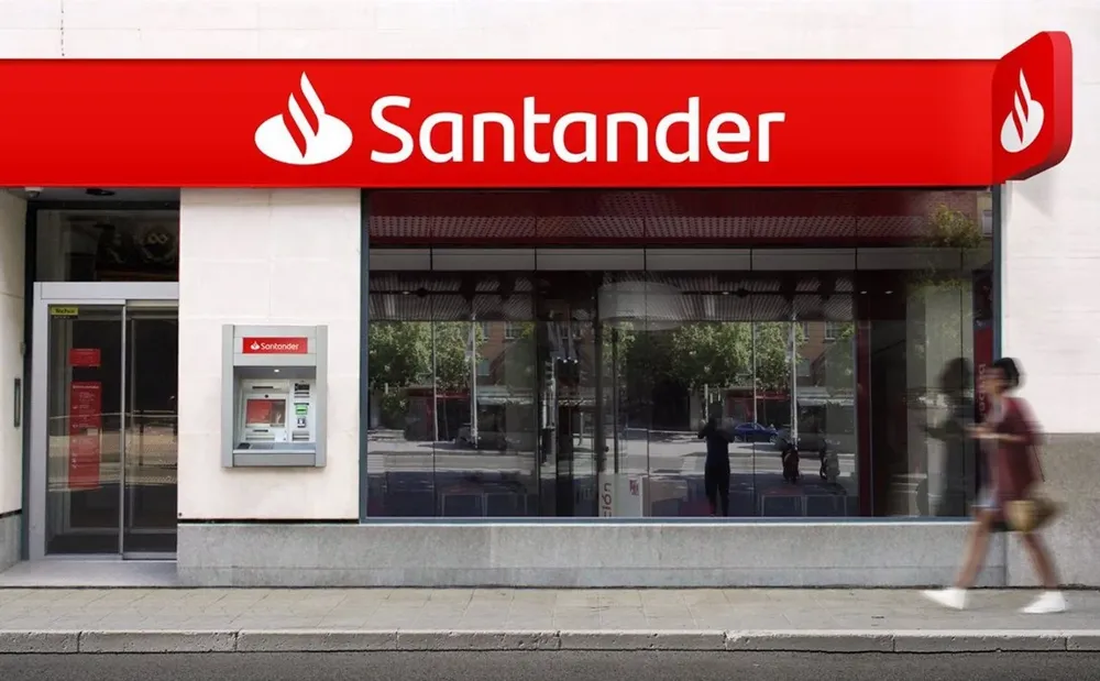 Santander bate de nuevo su récord de beneficios con 11.076 millones en 2023.