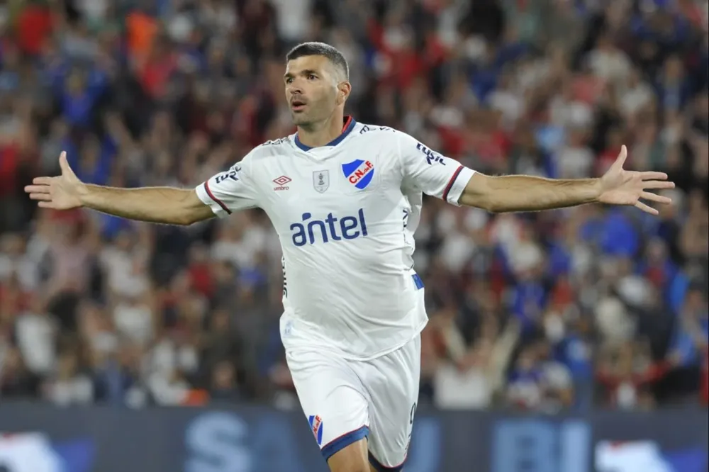 Gigliotti halagó a Bruno Damiani