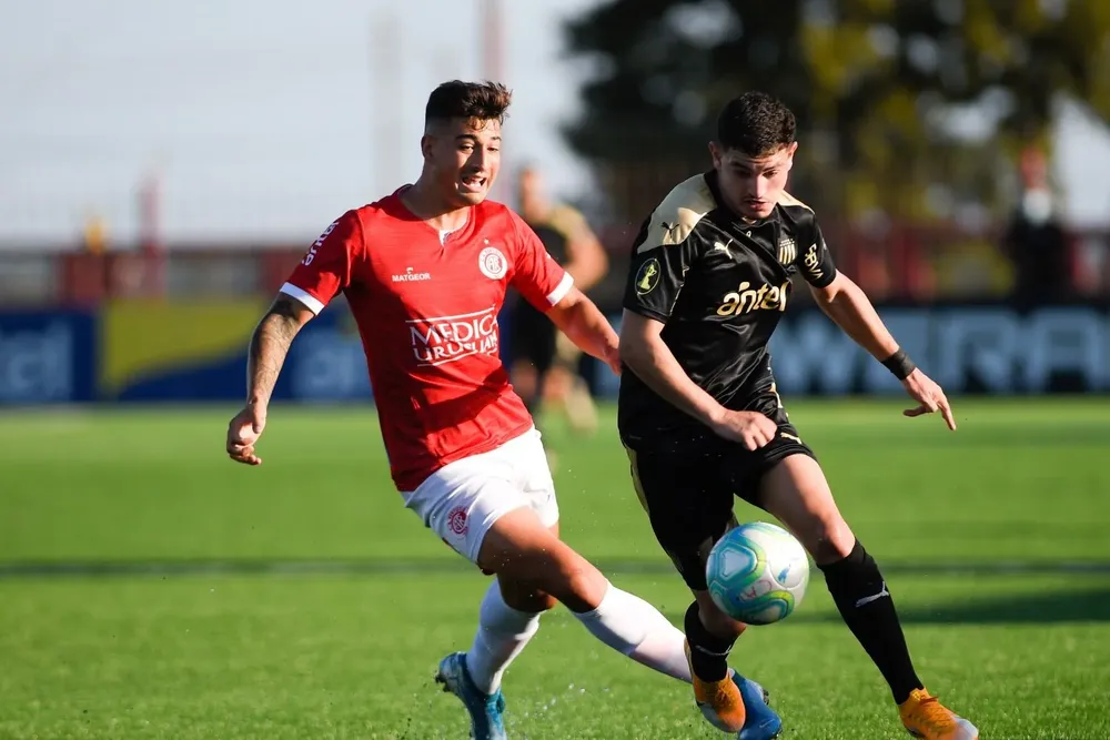 En el Clausura 2020, Peñarol ganó en el Complejo Rentistas