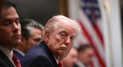 Trump advierte que los países que jueguen con acuerdos comerciales de EEUU enfrentarán aranceles más altos