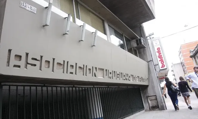 Sede de la AUF en la calle Guayabos