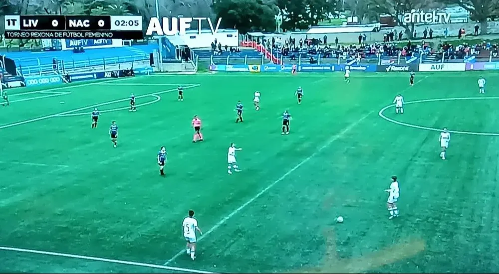 Protesta en el fútbol femenino en Liverpool vs Nacional