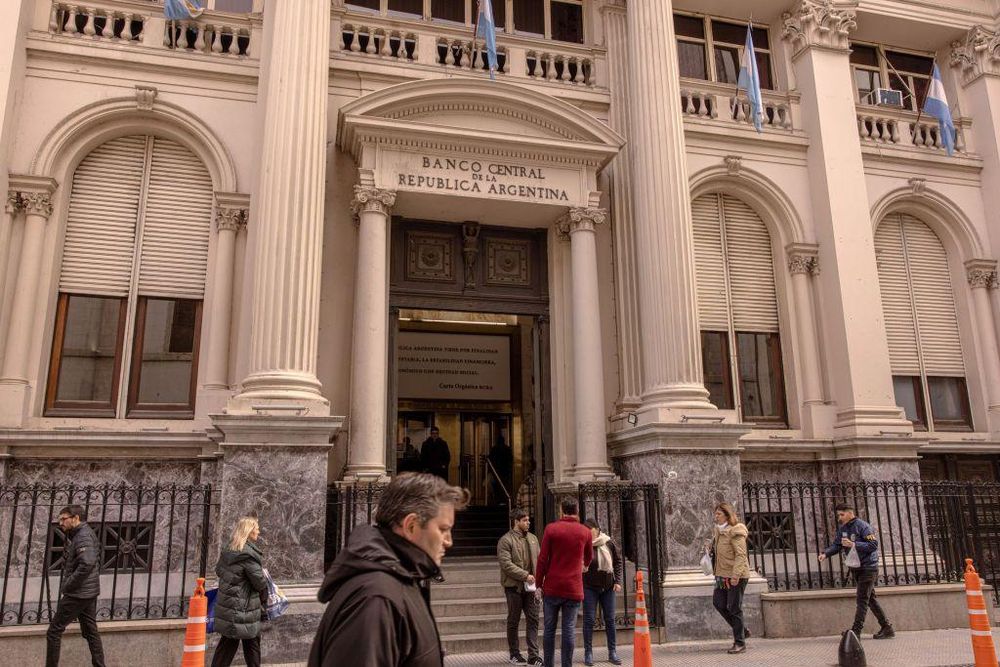 La caída de las reservas internacionales del Banco Central genera preocupación en Argentina.