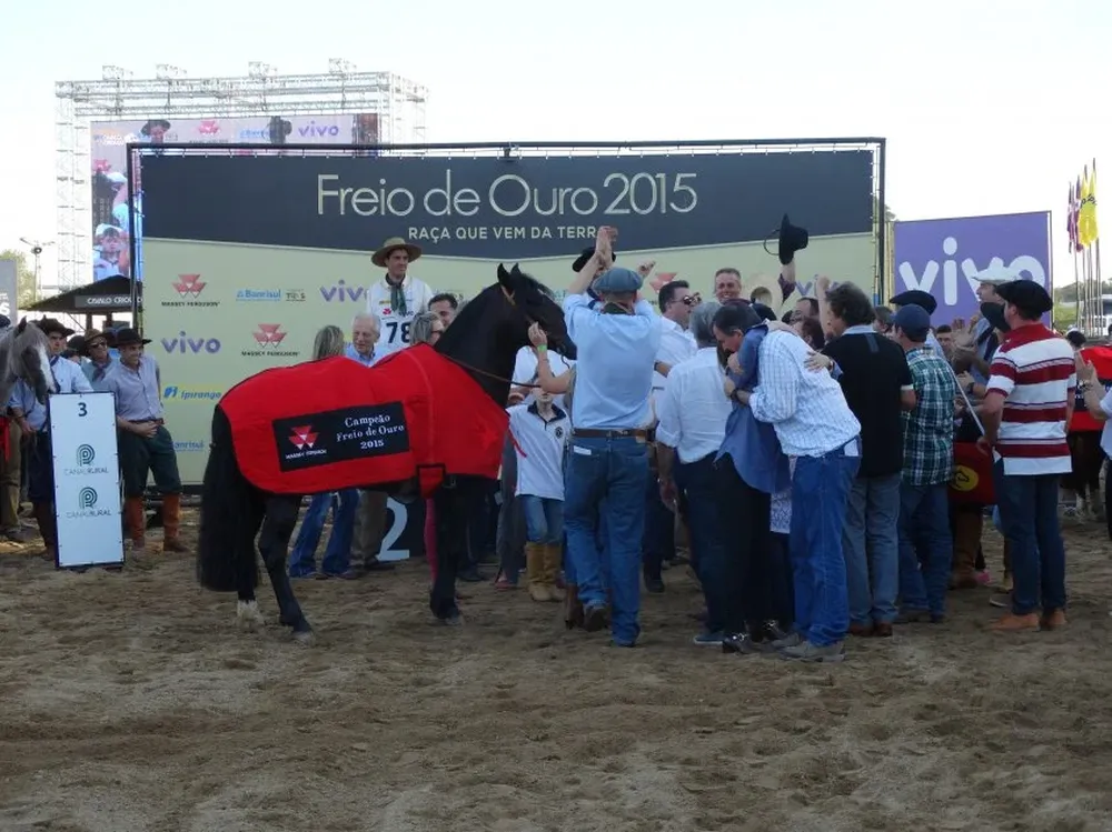 Euforia en la premiación de JA Libertador, Freno de Oro 2015 en machos