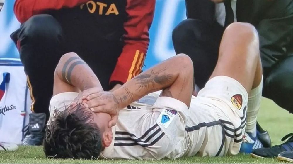 Dybala salió lesionado en el primer tiempo del partido de Roma en Cagliari