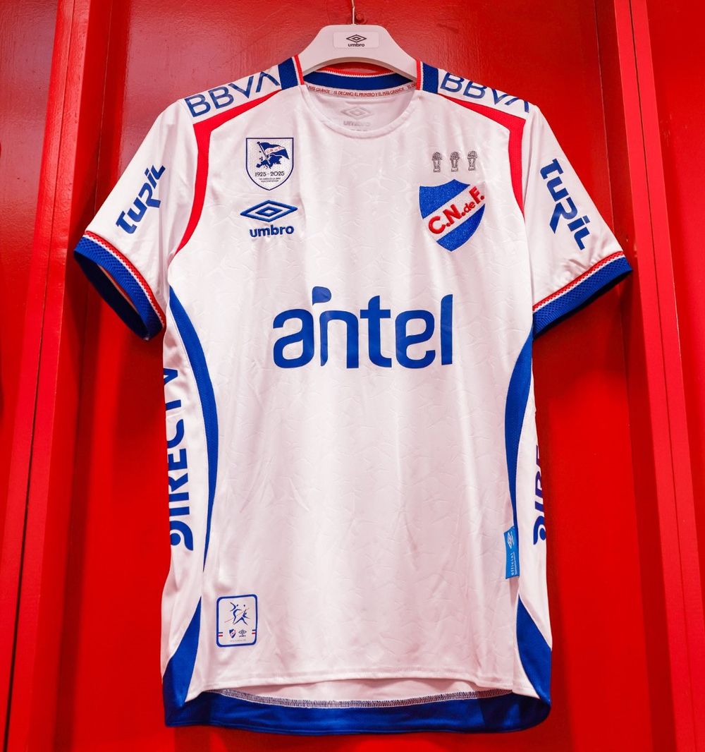 La camiseta que estrena Nacional recordando los 100 años de su gira espectacular por Europa La camiseta que estrena Nacional recordando los 100 años de su gira espectacular por Europa
