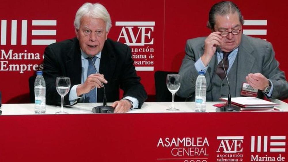 Felipe González al disertar ante la asamblea general de la Asociación Valenciana de Empresarios