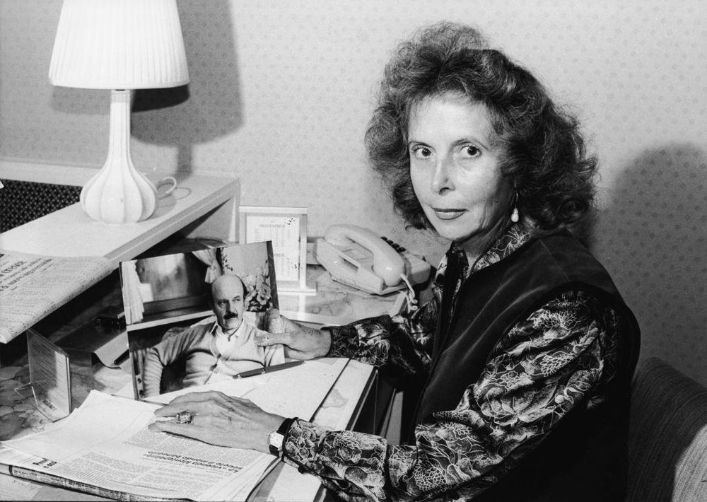 La viuda de Roberto Calvi, Clara Calvi, contrató a investigadores privados y expertos forenses para investigar la muerte del banquero.