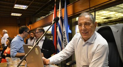 Oddone durante la reunión con la bancada del FA el 10 de marzo