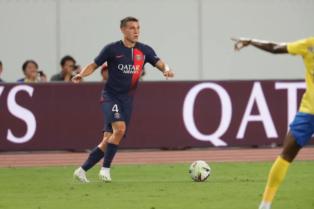 Ugarte en Japón con PSG