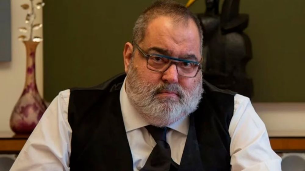 Lanata volvió a ser internado, esta vez en el Hospital Italiano, aunque confirmaron que se encuentra fuera de peligro y su salud mejora.