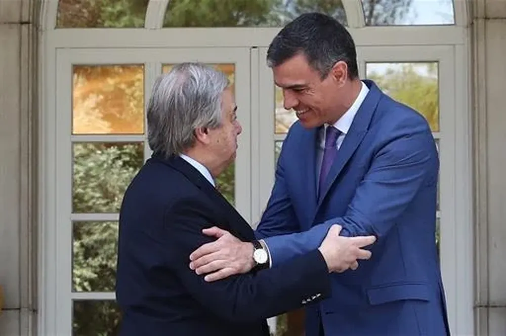 Pedro Sánchez recibe a Antonio Guterres en el Palacio de la Moncloa