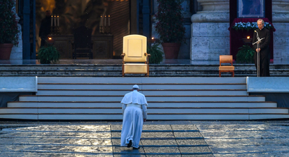 El recientemente fallecido, papa Francisco en una ceremonia en el Vaticano.