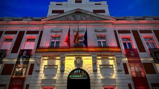 Madrid celebra los 10 años de Felipe VI con las luces de la bandera española
