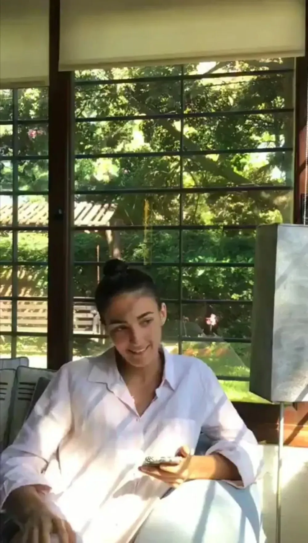 Captura del video de la llamada de Lacalle Pou a la controladora aérea