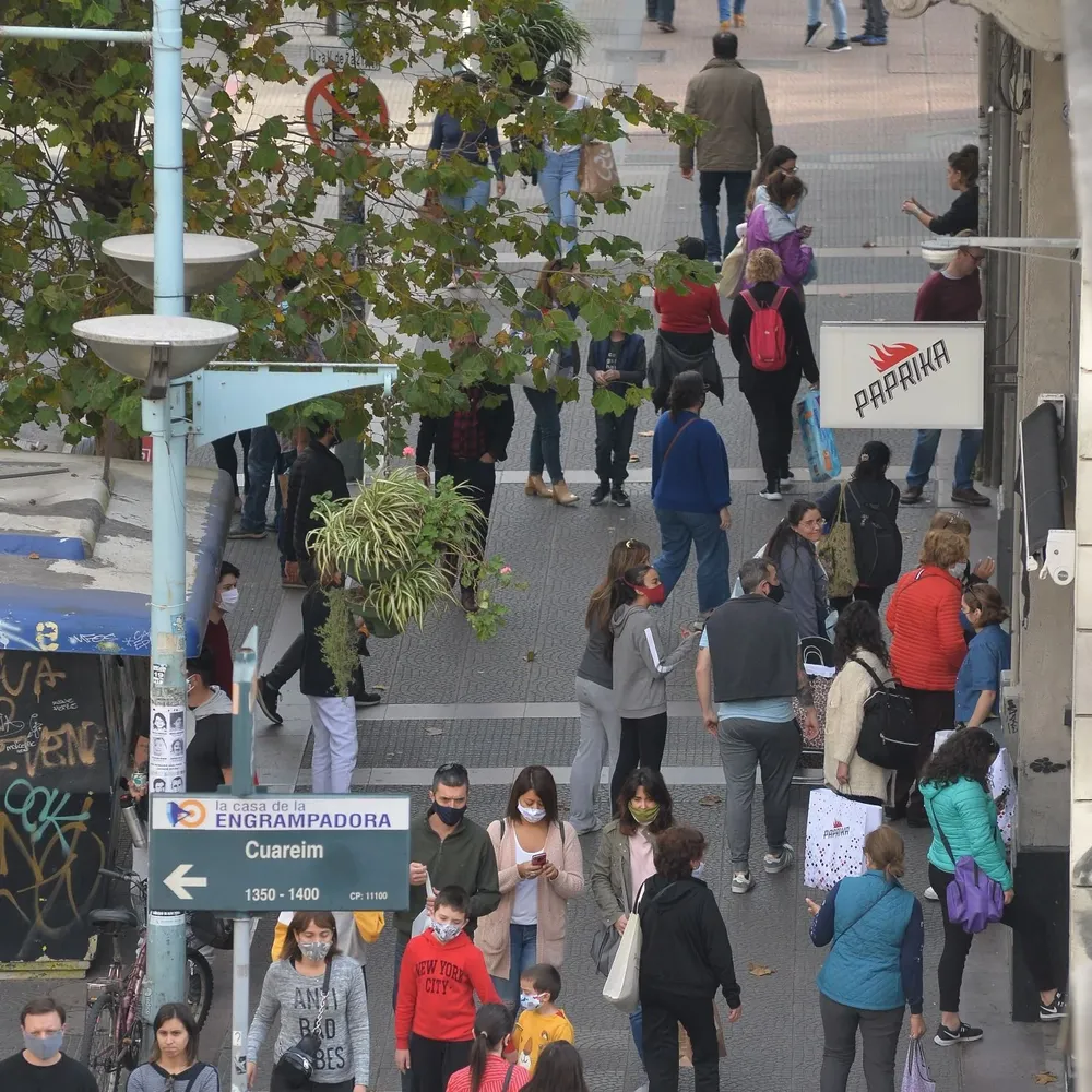 La avenida 18 de Julio fue peatonalizada durante varios sábados