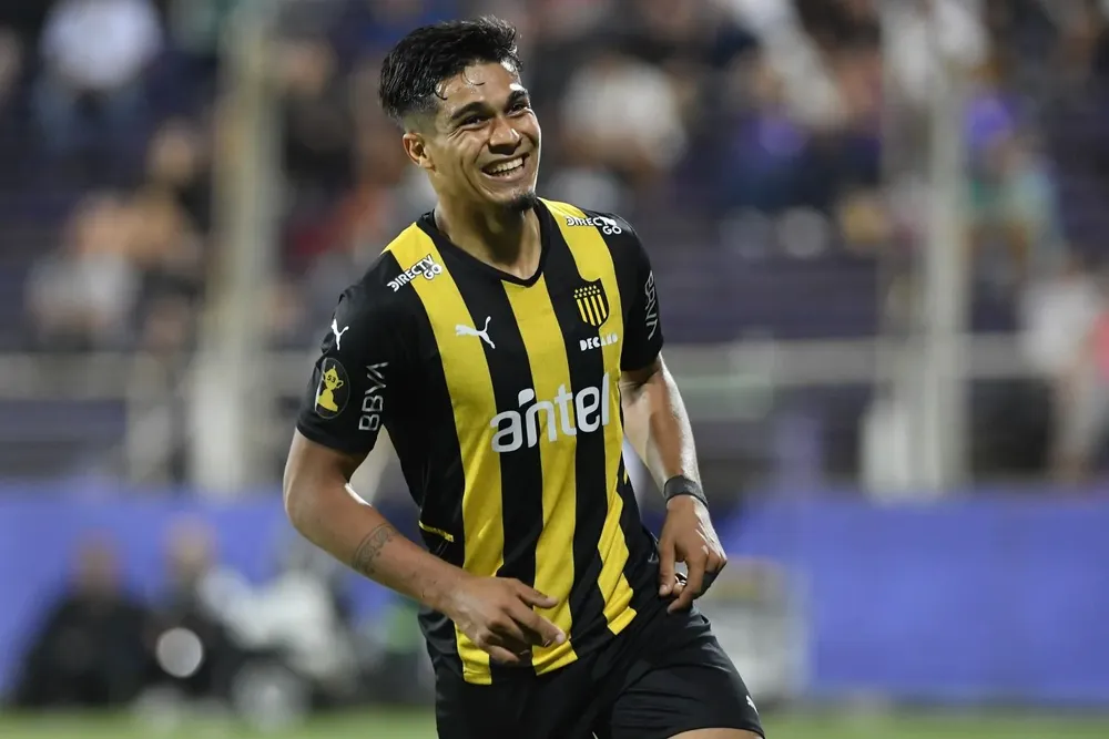 Matías Arezo, goleador del Uruguayo