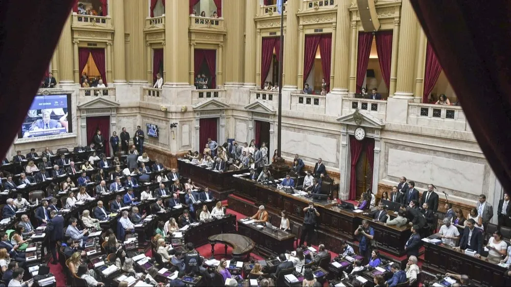 Diputado retoma el debate por la llamada ley ómnibus